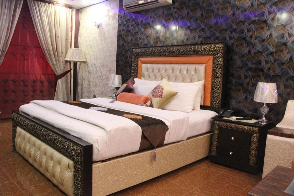 Hotel The Leschanze لاهور المظهر الخارجي الصورة